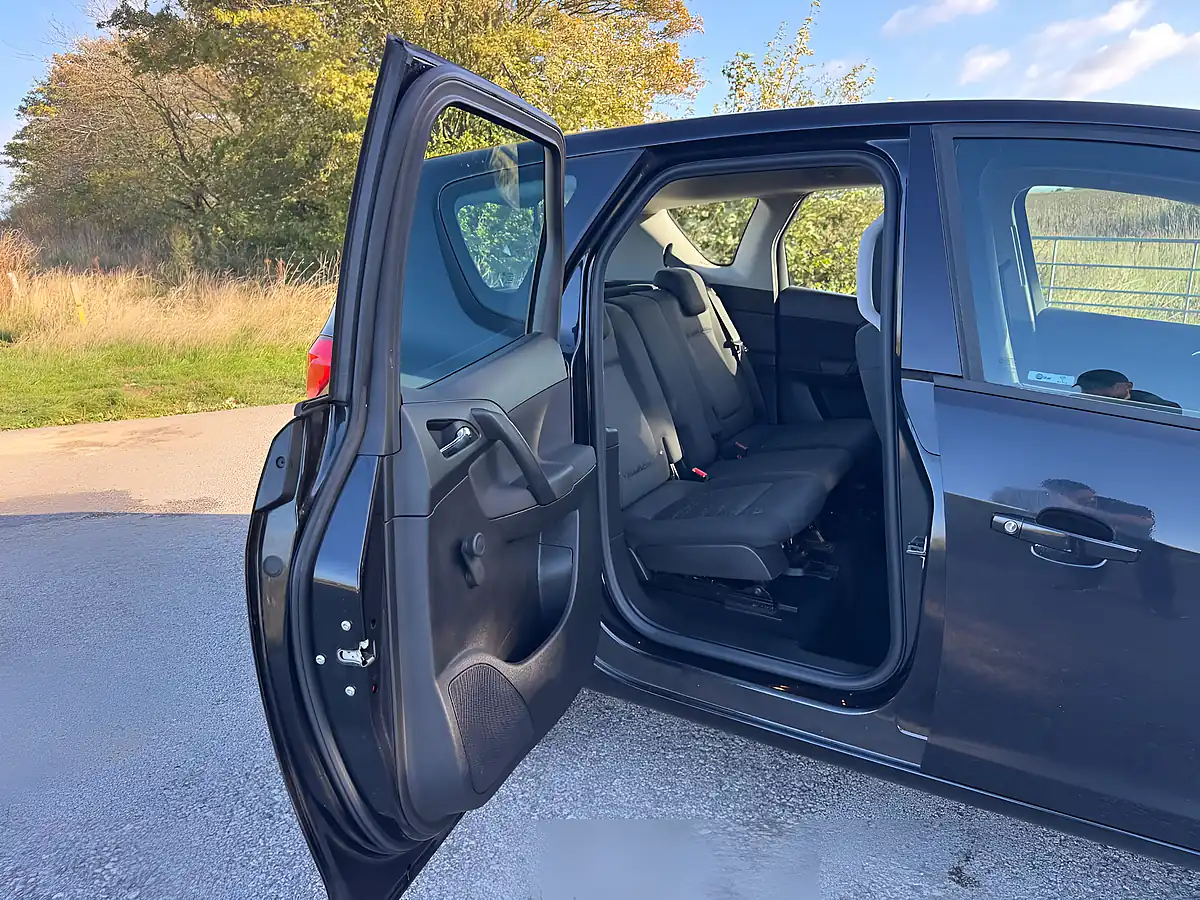 Used 2017 Vauxhall Meriva Life Black - Interior and Exterior details 14