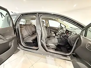 Used 2017 Vauxhall Meriva Life Black - Interior and Exterior details 17