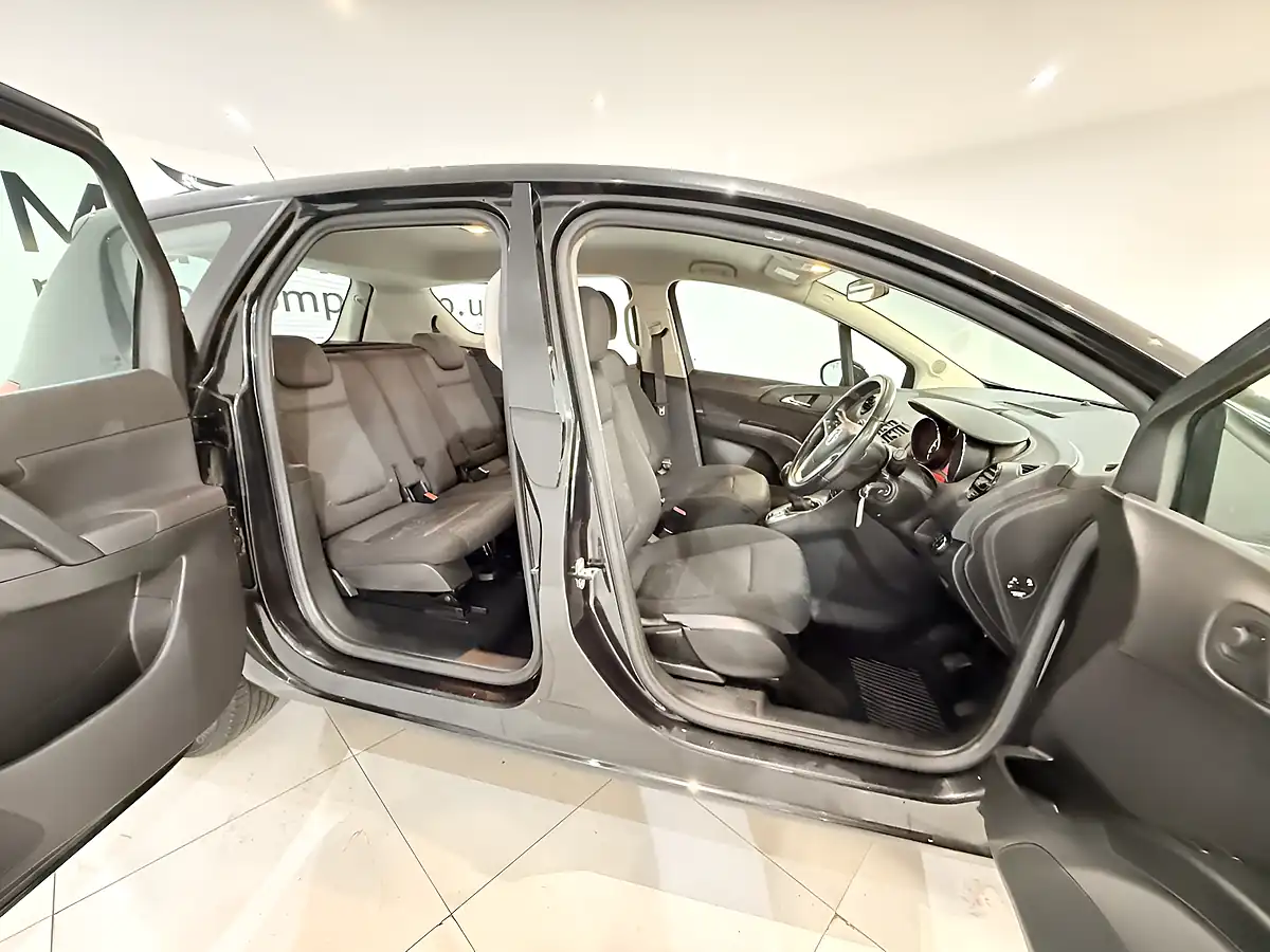 Used 2017 Vauxhall Meriva Life Black - Interior and Exterior details 17