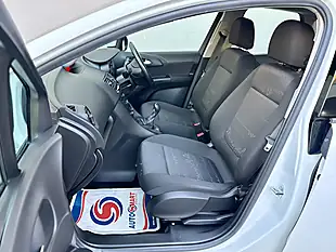 Used 2017 Vauxhall Meriva Life White - Interior and Exterior details 13