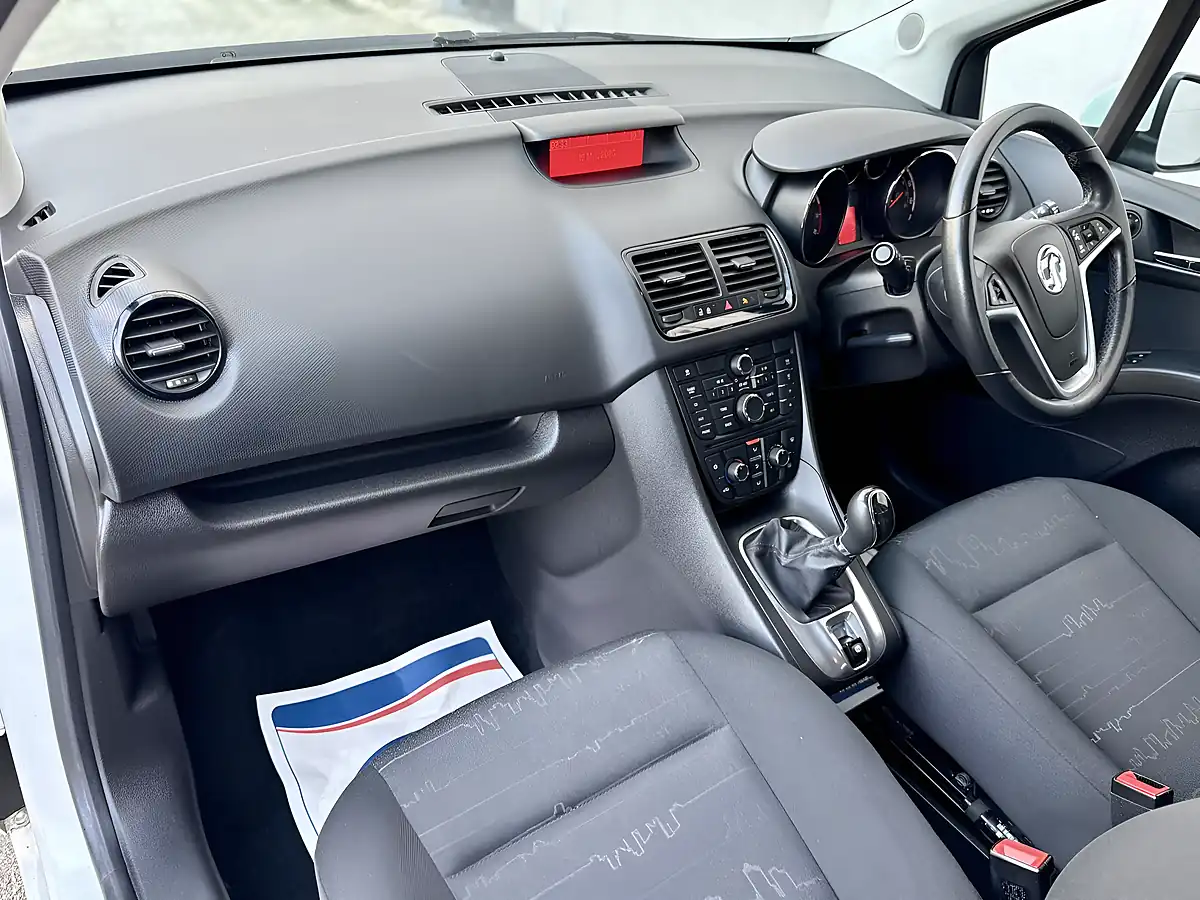 Used 2017 Vauxhall Meriva Life White - Interior and Exterior details 15