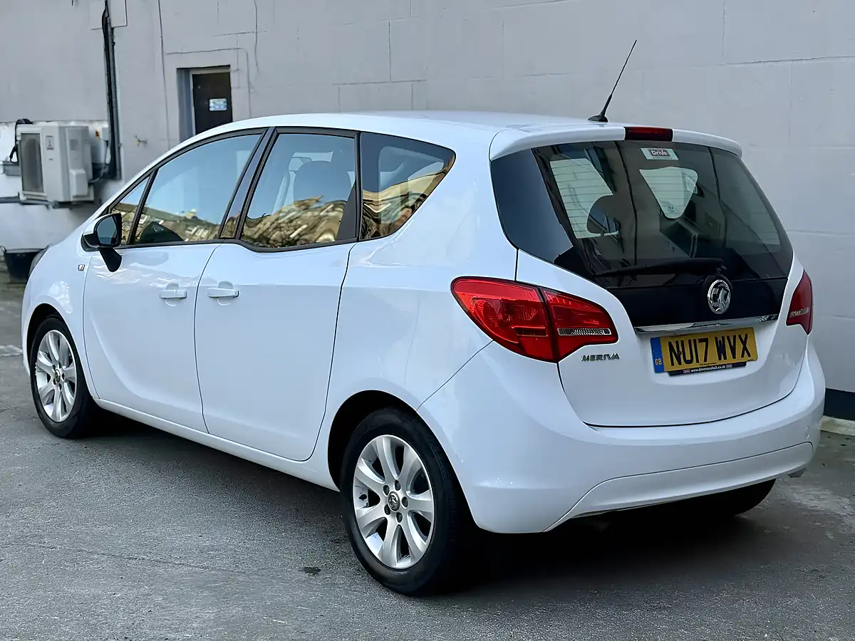 Used 2017 Vauxhall Meriva Life White - Interior and Exterior details 3