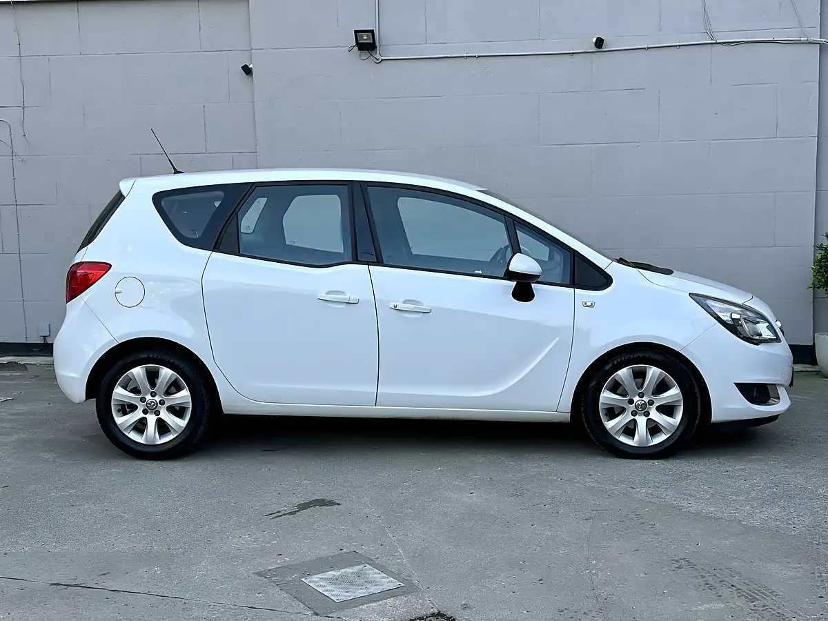 Used 2017 Vauxhall Meriva Life White - Interior and Exterior details 5