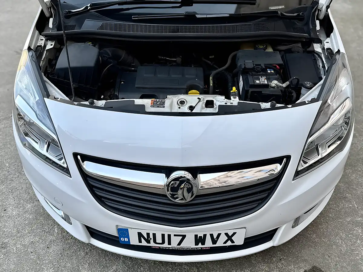 Used 2017 Vauxhall Meriva Life White - Interior and Exterior details 8