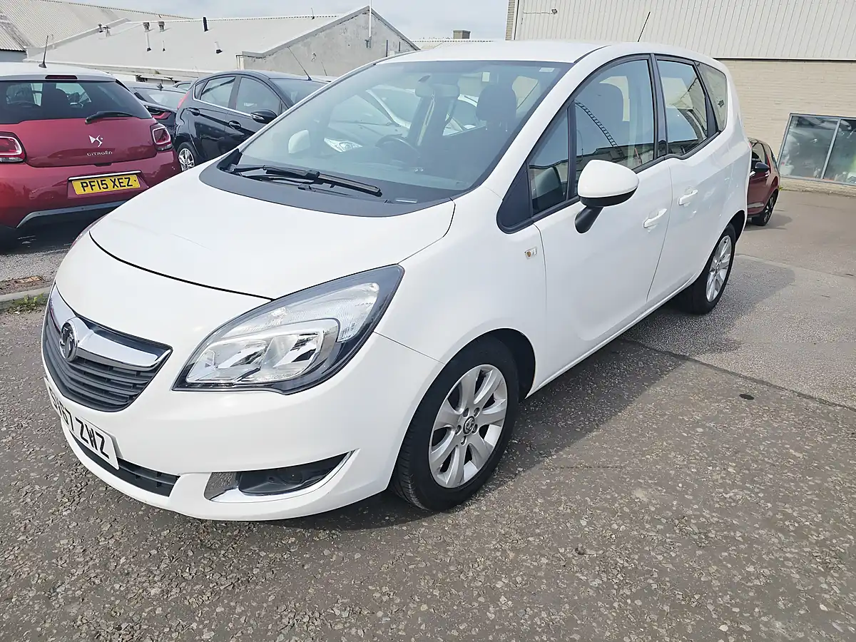 Used 2017 Vauxhall Meriva Life White - Front View