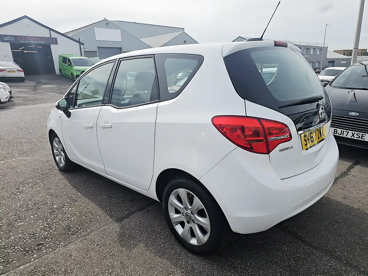 Used 2017 Vauxhall Meriva Life White - Interior and Exterior details 2