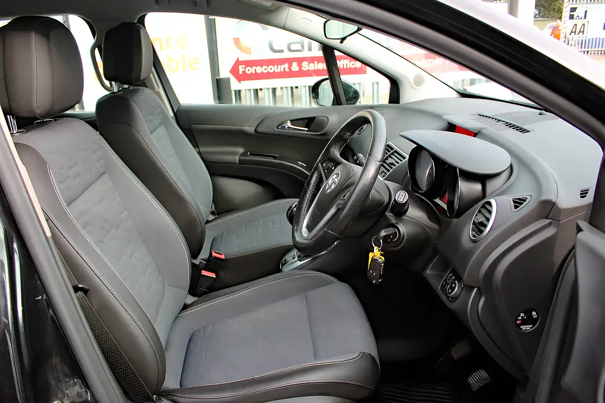 Used 2017 Vauxhall Meriva Tech Line Black - Interior and Exterior details 11