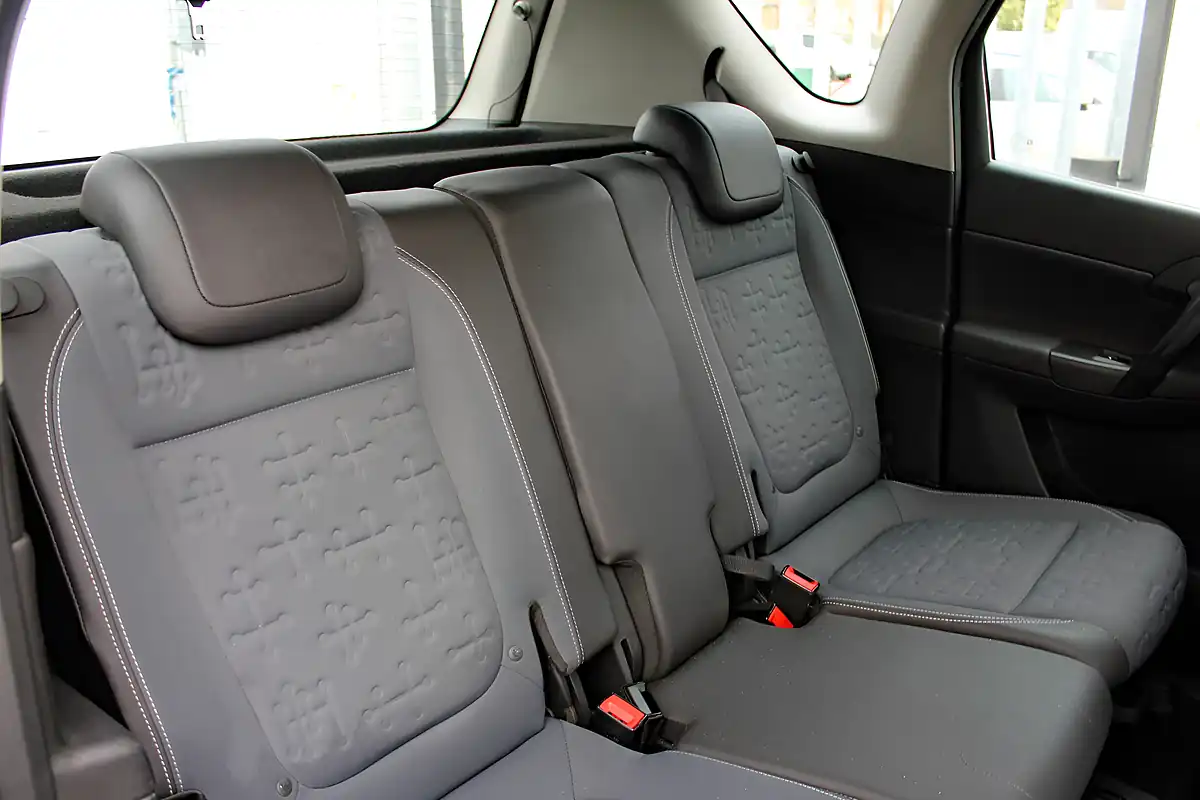 Used 2017 Vauxhall Meriva Tech Line Black - Interior and Exterior details 12
