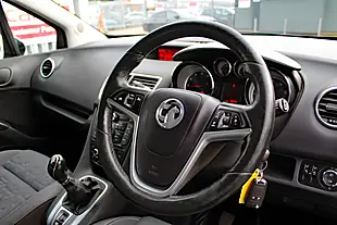 Used 2017 Vauxhall Meriva Tech Line Black - Interior and Exterior details 13