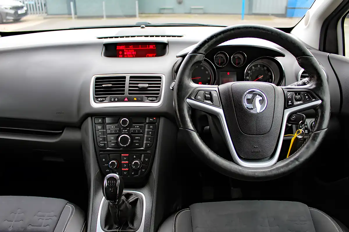 Used 2017 Vauxhall Meriva Tech Line Black - Interior and Exterior details 15