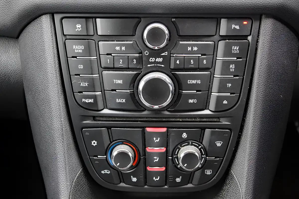 Used 2017 Vauxhall Meriva Tech Line Black - Interior and Exterior details 19