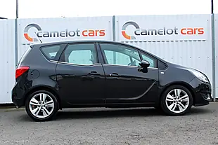 Used 2017 Vauxhall Meriva Tech Line Black - Interior and Exterior details 5
