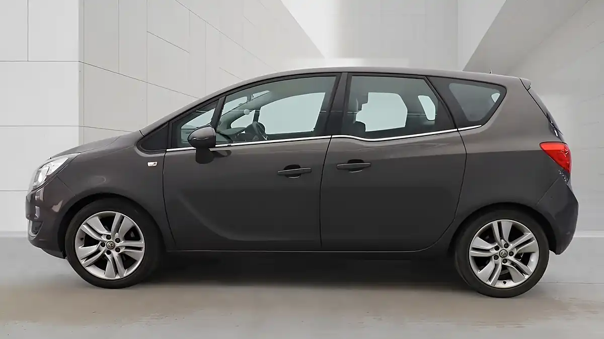 Used 2017 Vauxhall Meriva Tech Line Grey - Interior and Exterior details 11