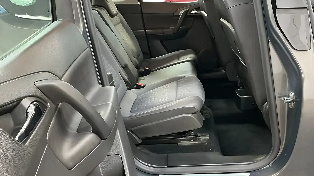 Used 2017 Vauxhall Meriva Tech Line Grey - Interior and Exterior details 14