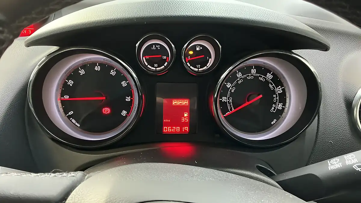 Used 2017 Vauxhall Meriva Tech Line Grey - Interior and Exterior details 2