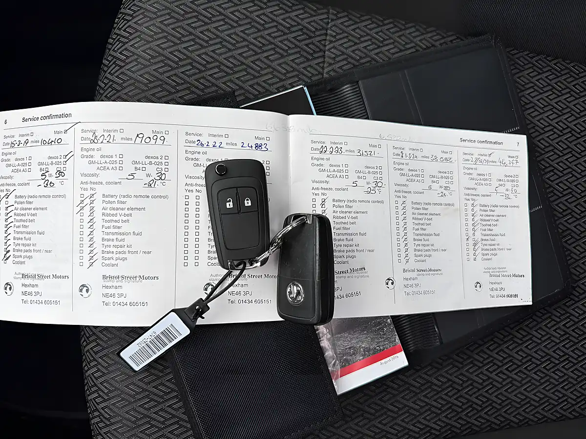 Used 2017 Vauxhall Mokka X Active Grey - Interior and Exterior details 17