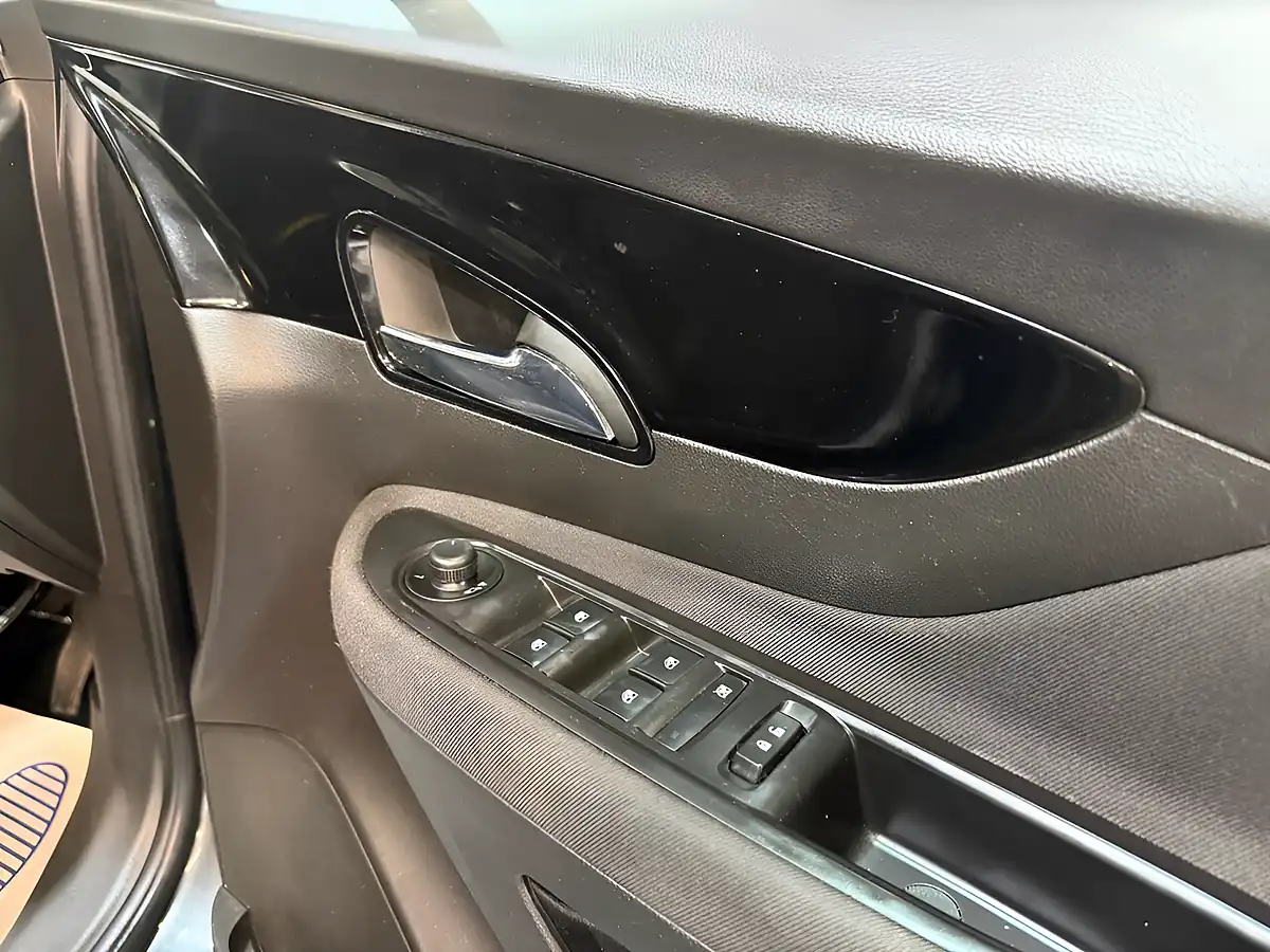 Used 2017 Vauxhall Mokka X Active Grey - Interior and Exterior details 13