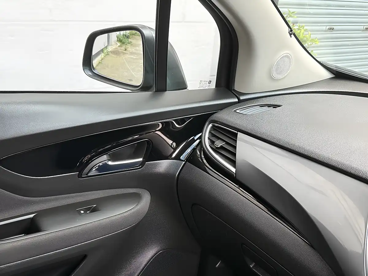 Used 2017 Vauxhall Mokka X Active Grey - Interior and Exterior details 17