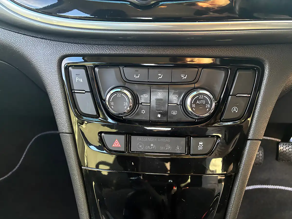 Used 2017 Vauxhall Mokka X Active Grey - Interior and Exterior details 19