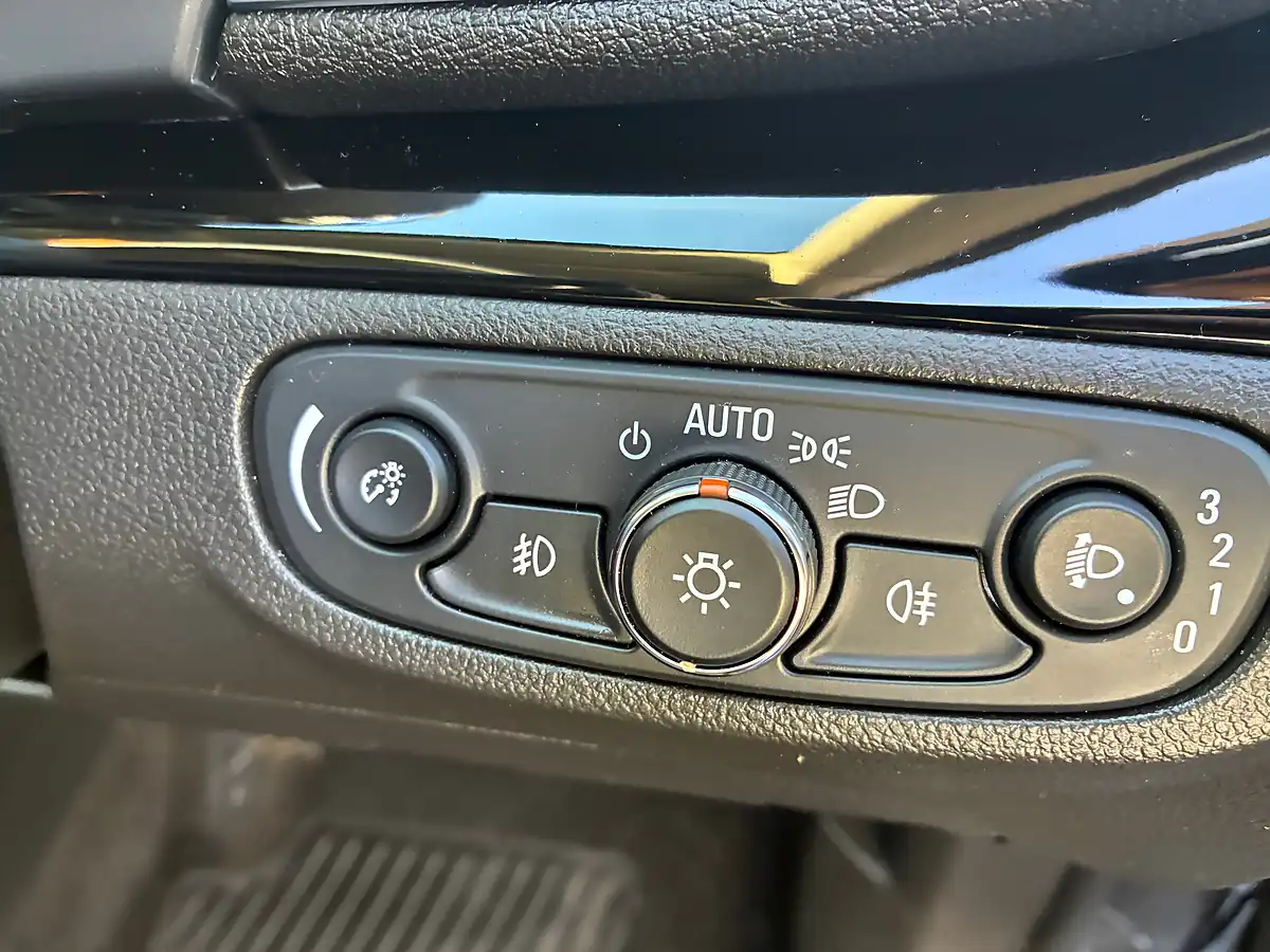 Used 2017 Vauxhall Mokka X Active Grey - Interior and Exterior details 14