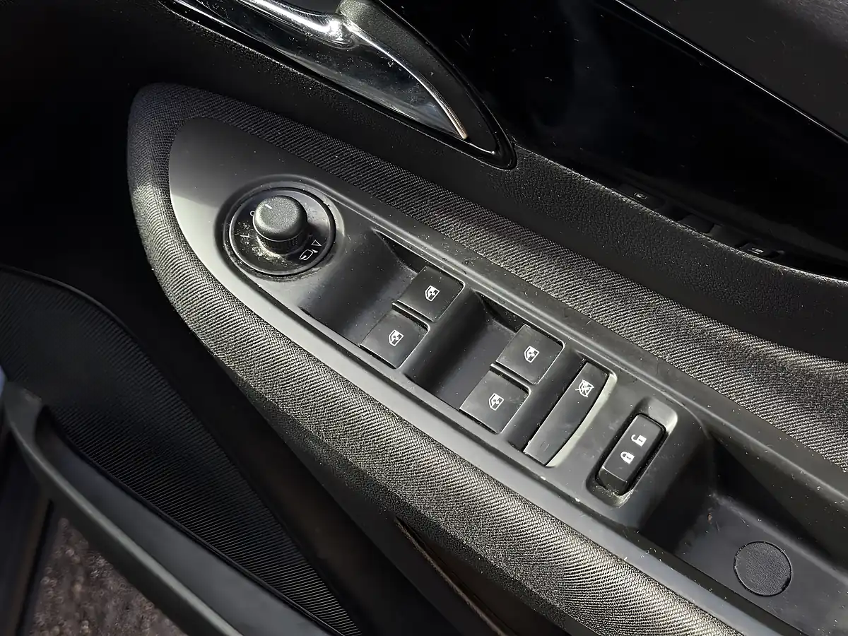Used 2017 Vauxhall Mokka X Active Grey - Interior and Exterior details 17