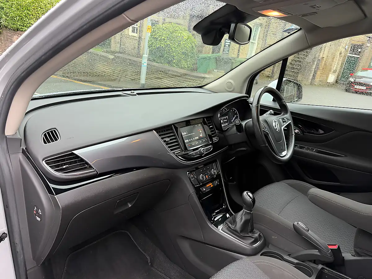 Used 2017 Vauxhall Mokka X Active Silver - Interior and Exterior details 14