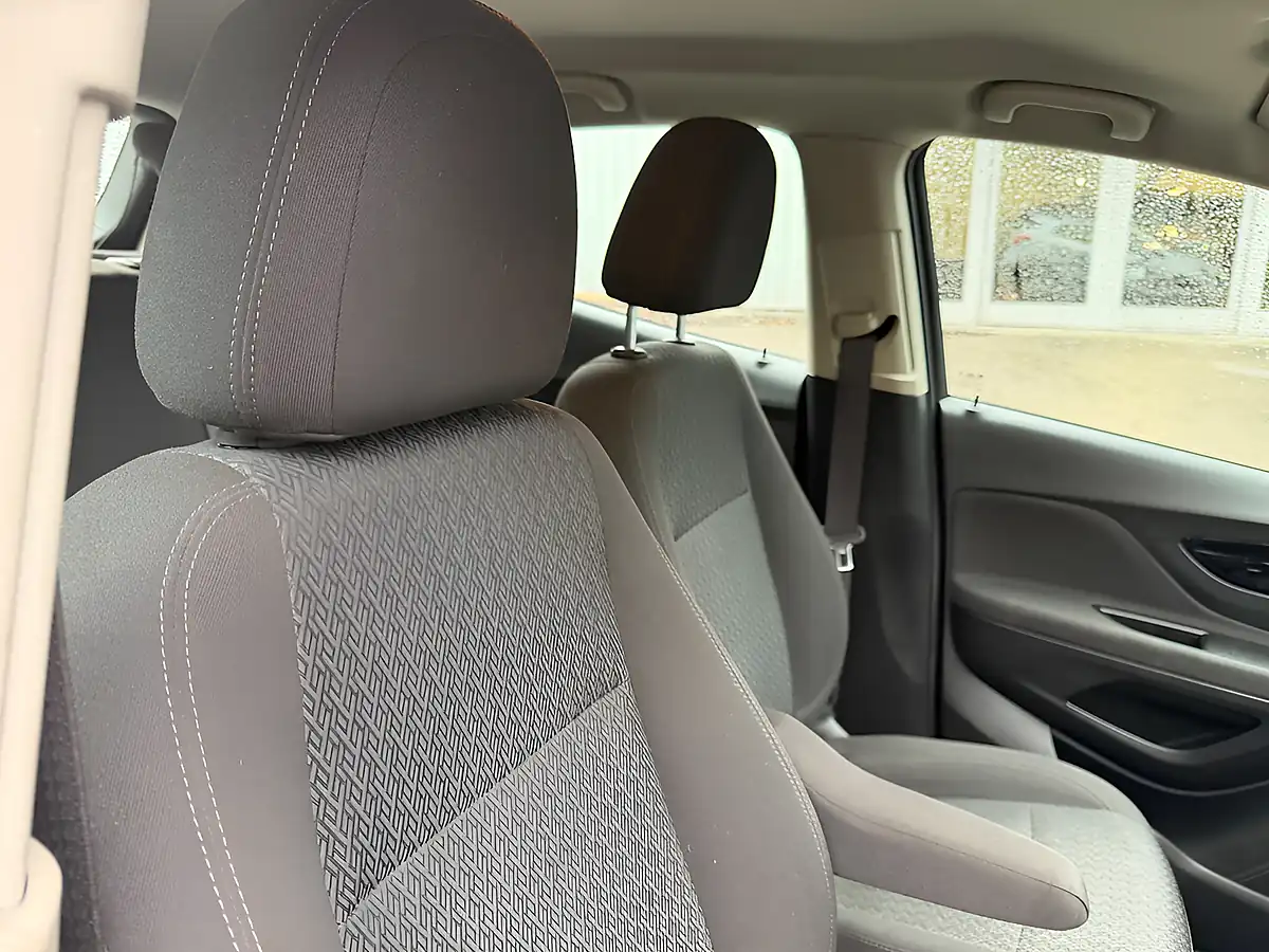 Used 2017 Vauxhall Mokka X Active Silver - Interior and Exterior details 19