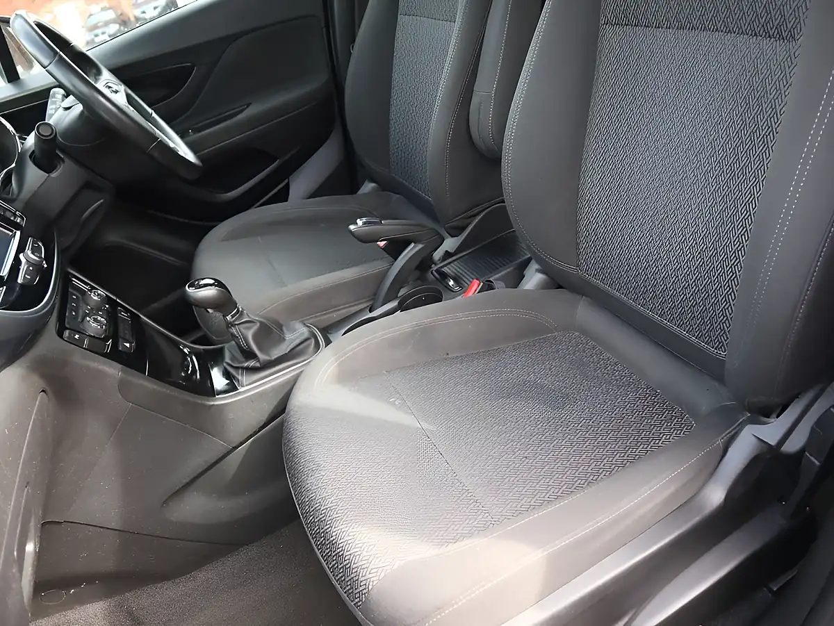 Used 2017 Vauxhall Mokka X Active Silver - Interior and Exterior details 15