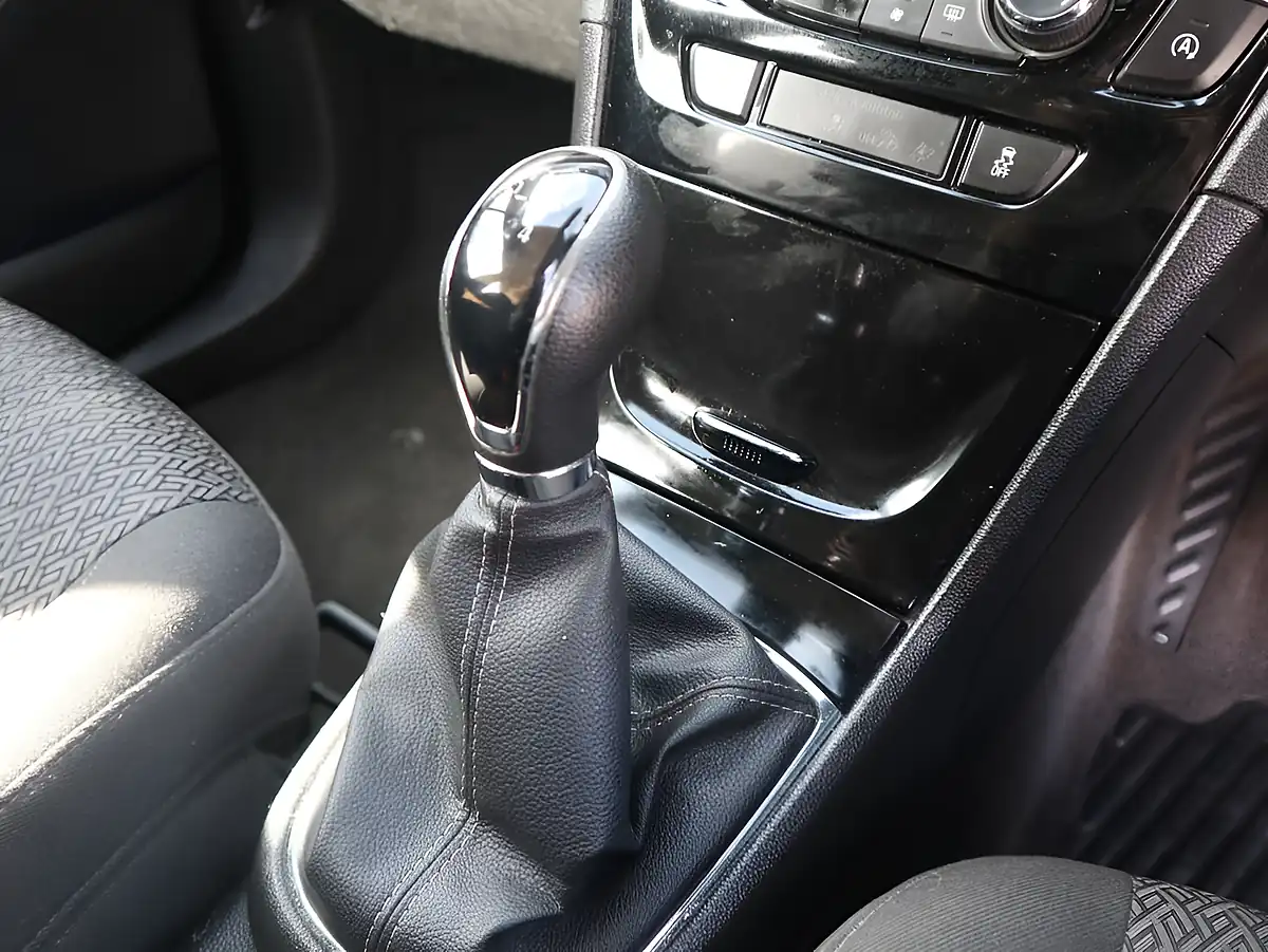 Used 2017 Vauxhall Mokka X Active Silver - Interior and Exterior details 7