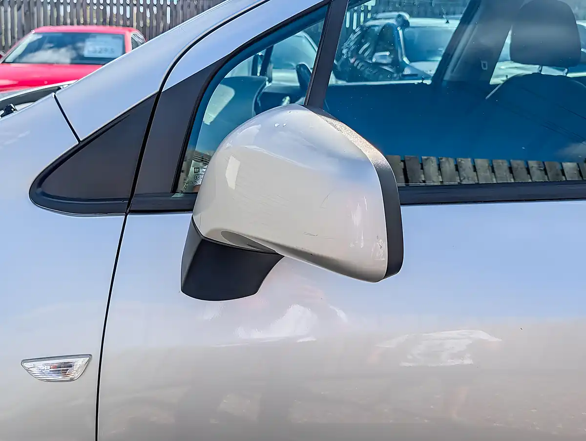 Used 2017 Vauxhall Mokka X Active Silver - Interior and Exterior details 17
