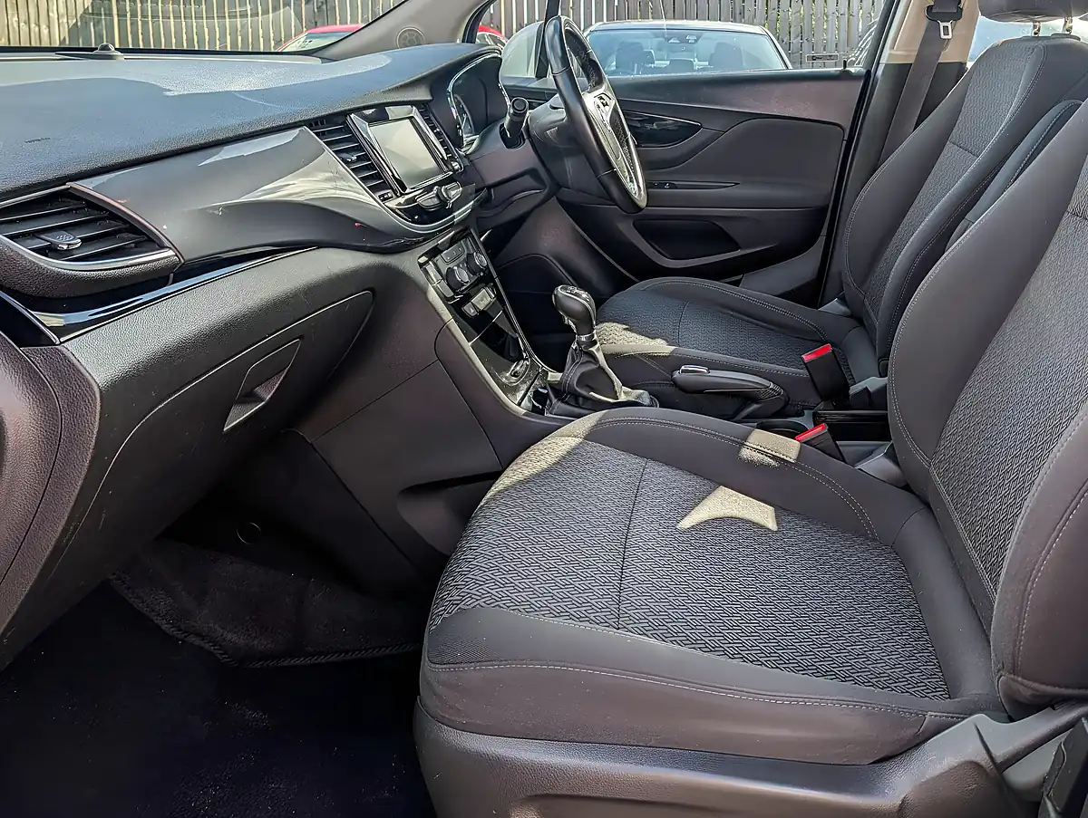 Used 2017 Vauxhall Mokka X Active Silver - Interior and Exterior details 18