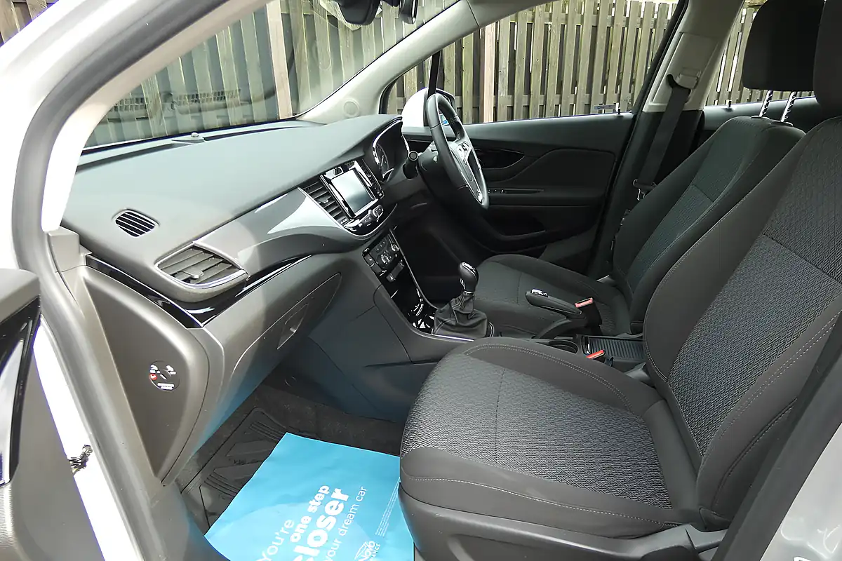 Used 2017 Vauxhall Mokka X Active Silver - Interior and Exterior details 13