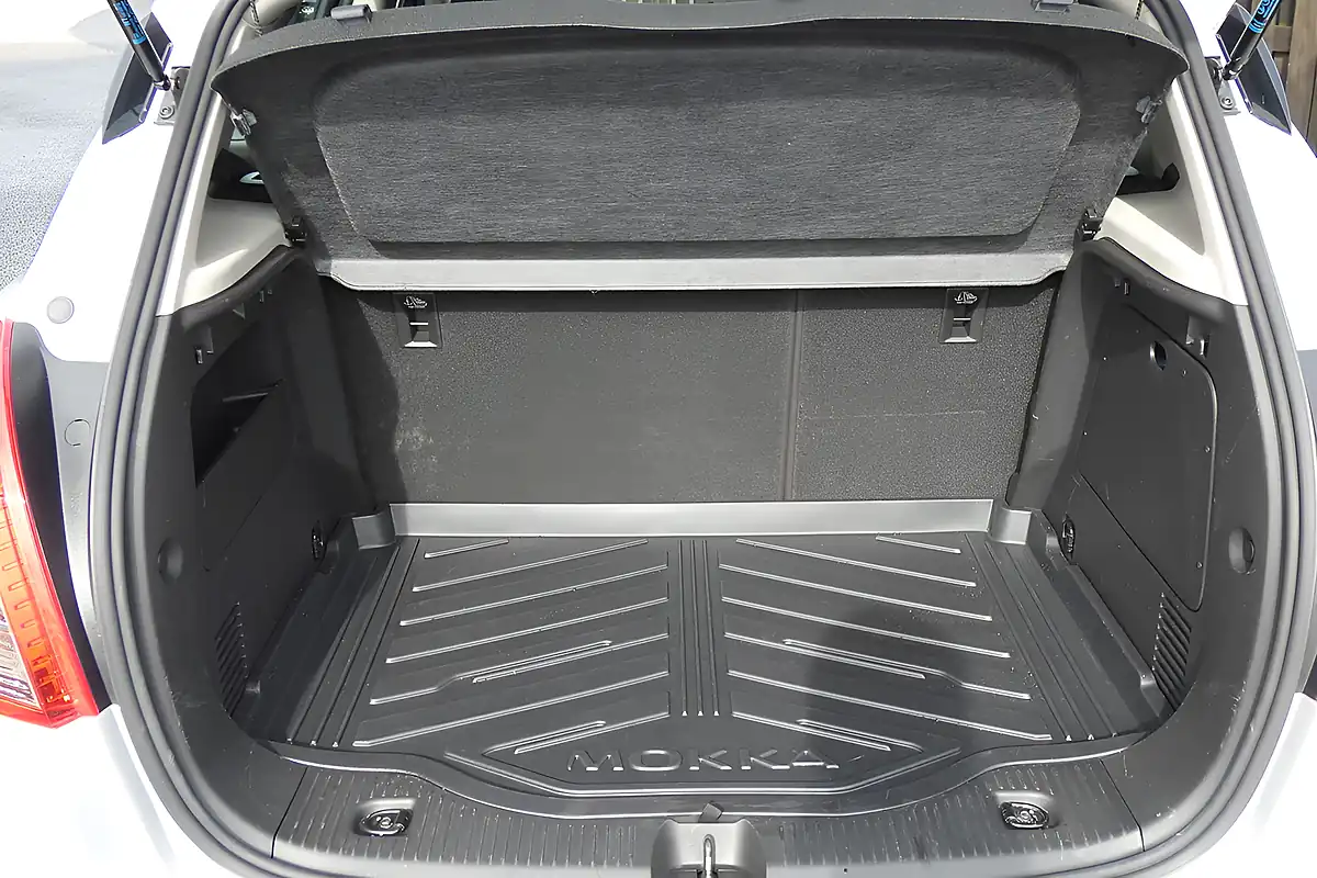 Used 2017 Vauxhall Mokka X Active Silver - Interior and Exterior details 15