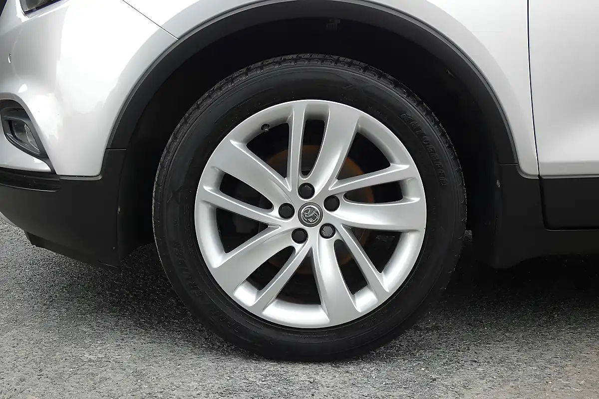 Used 2017 Vauxhall Mokka X Active Silver - Interior and Exterior details 7