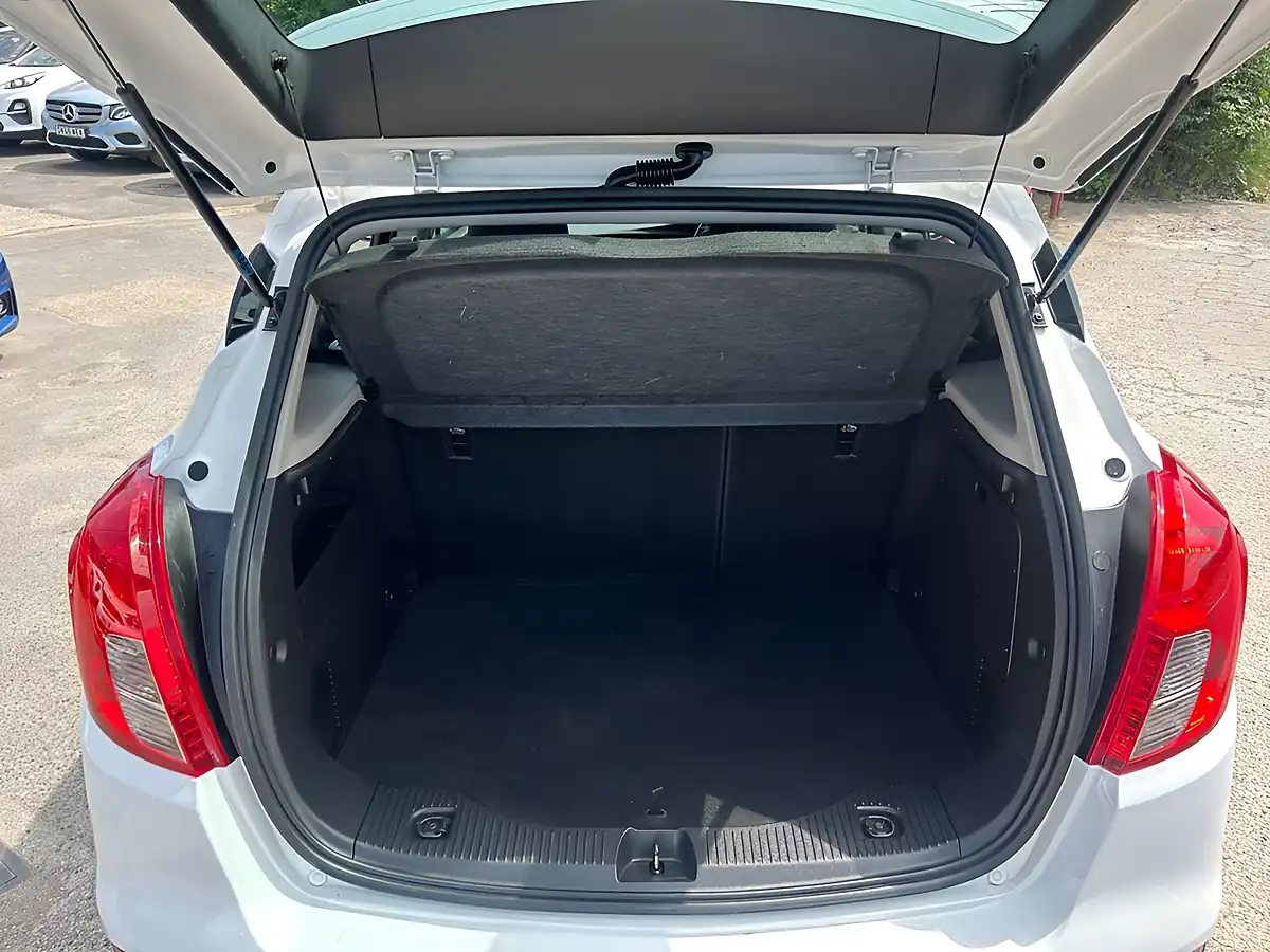Used 2017 Vauxhall Mokka X Active White - Interior and Exterior details 10