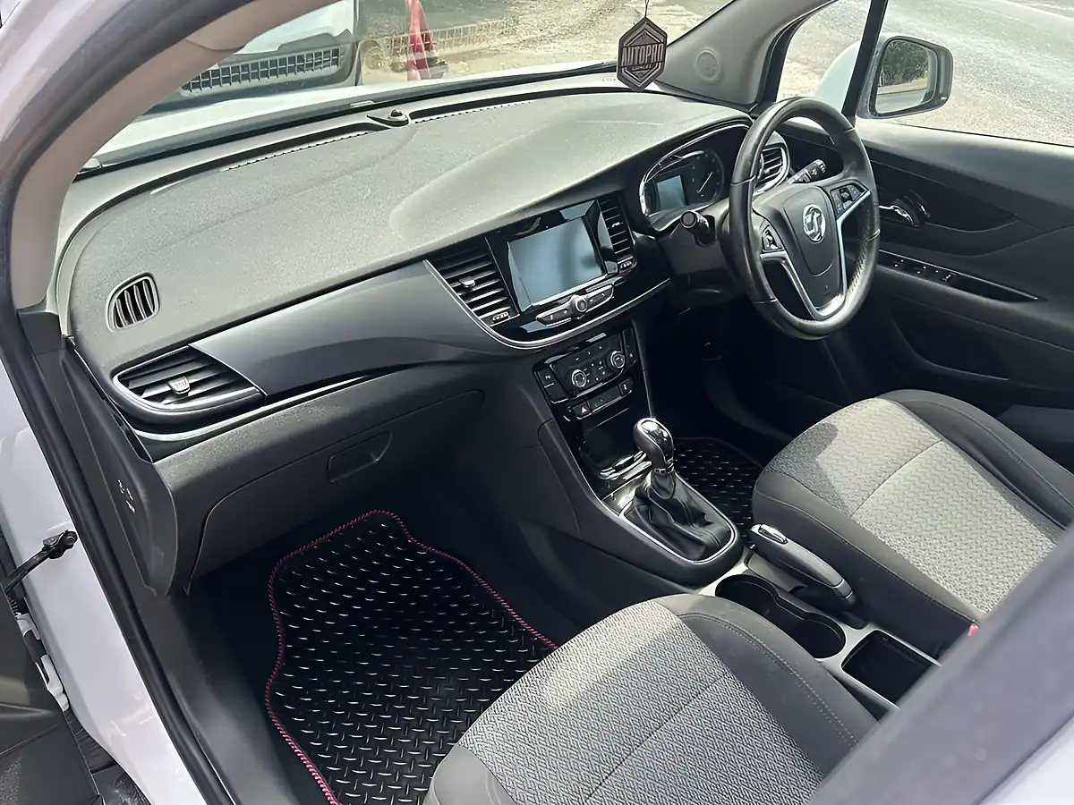 Used 2017 Vauxhall Mokka X Active White - Interior and Exterior details 13