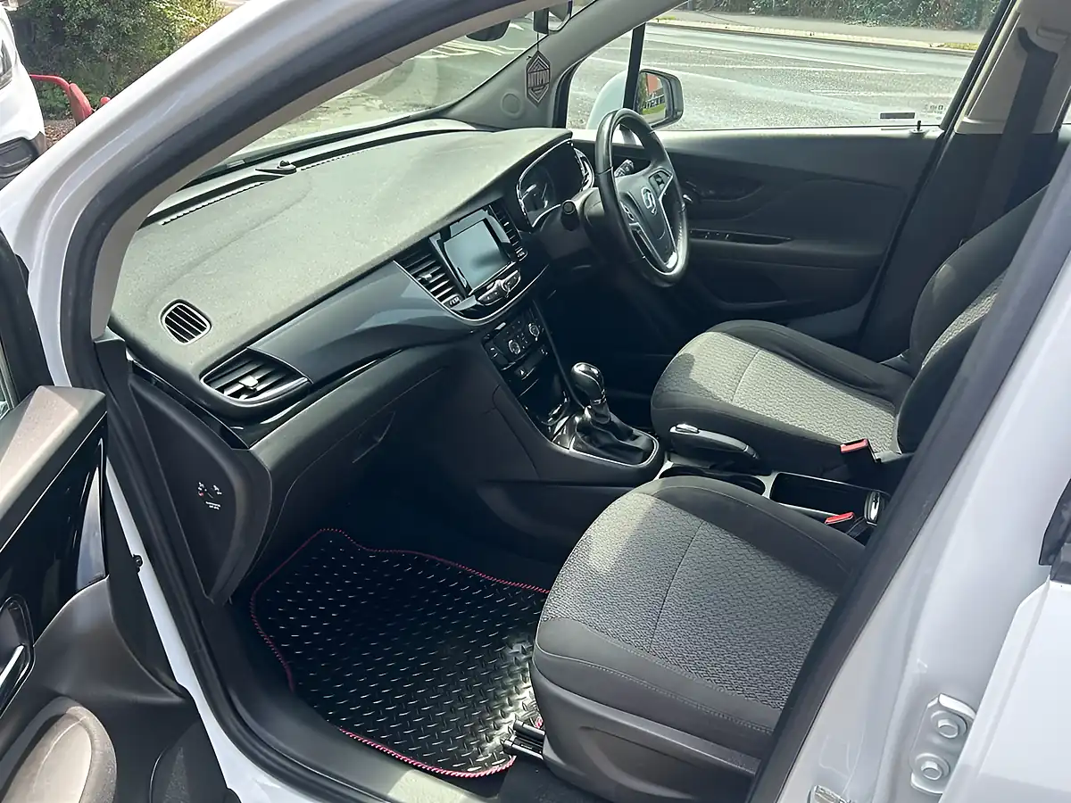 Used 2017 Vauxhall Mokka X Active White - Interior and Exterior details 14