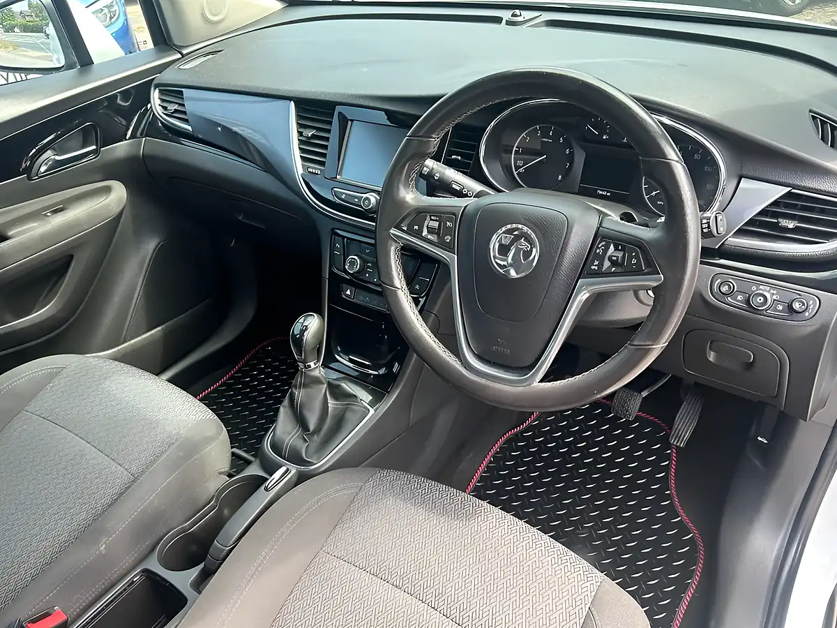 Used 2017 Vauxhall Mokka X Active White - Interior and Exterior details 4