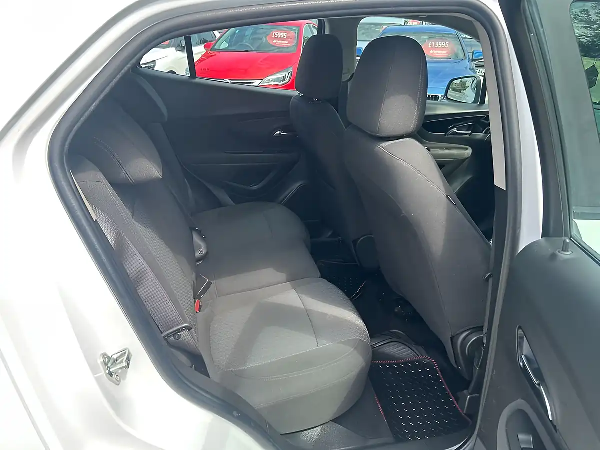 Used 2017 Vauxhall Mokka X Active White - Interior and Exterior details 9