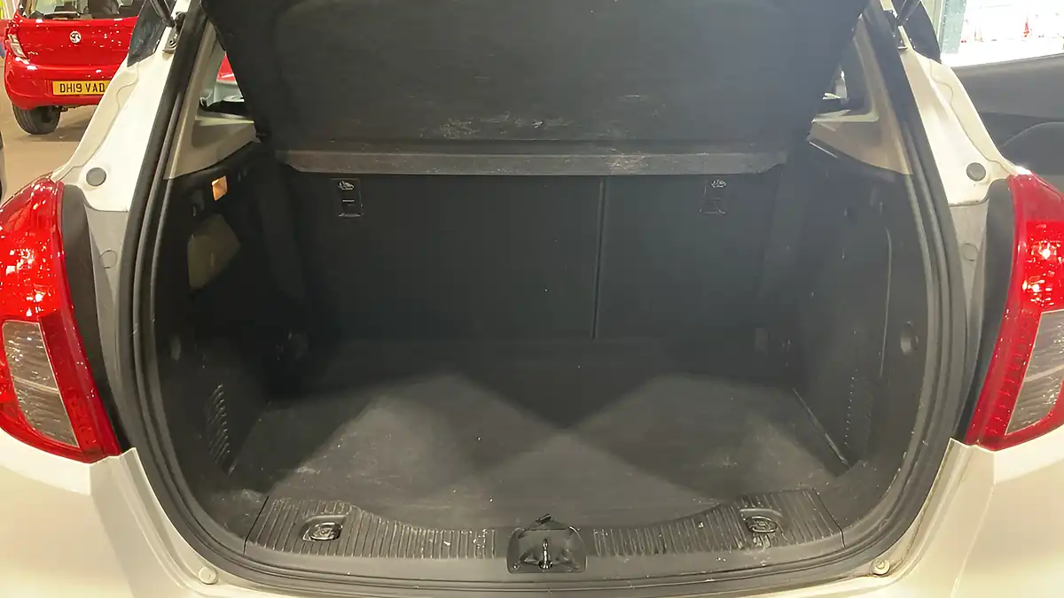 Used 2017 Vauxhall Mokka X Active White - Interior and Exterior details 9