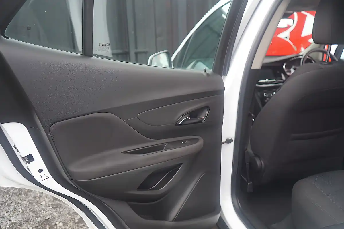 Used 2017 Vauxhall Mokka X Active White - Interior and Exterior details 17