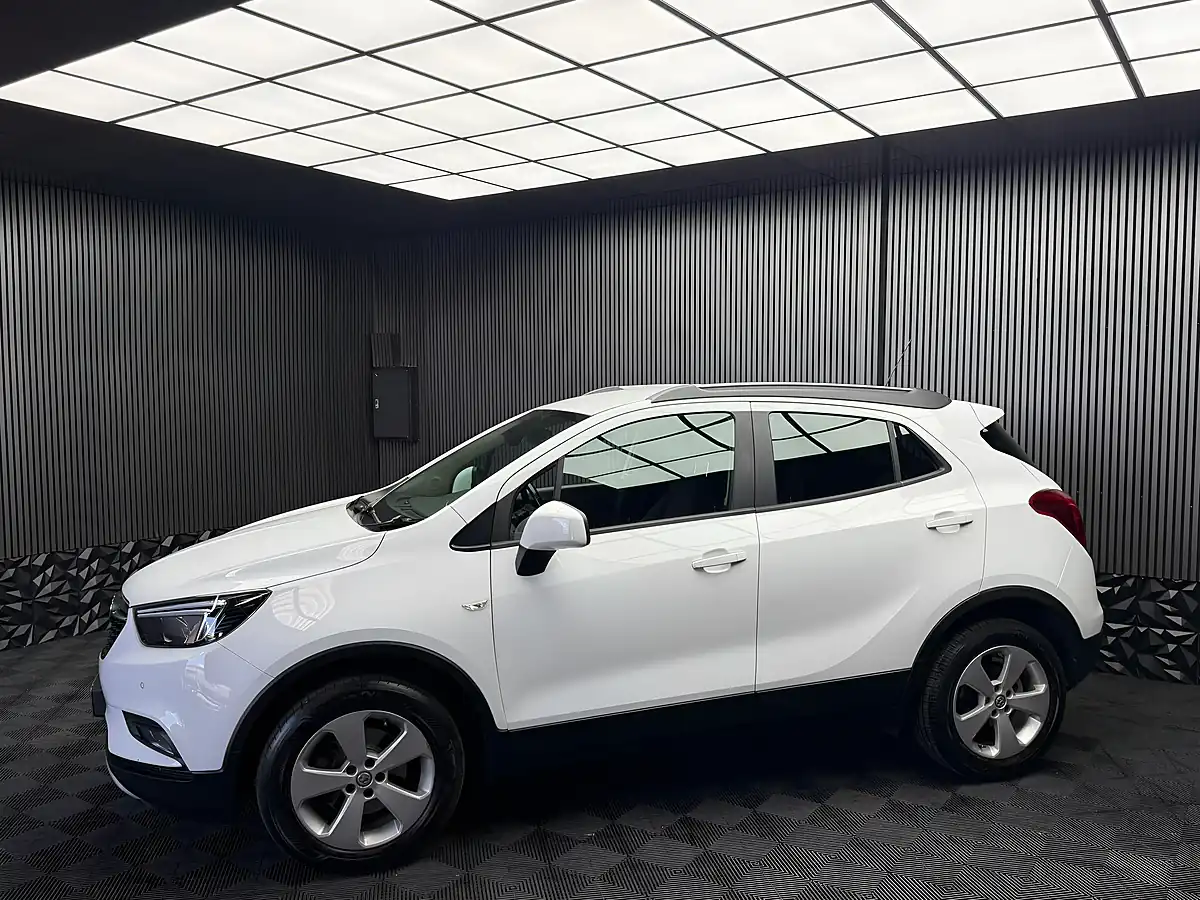 Used 2017 Vauxhall Mokka X Active White - Interior and Exterior details 4
