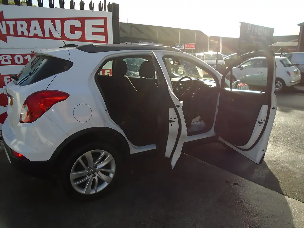 Used 2017 Vauxhall Mokka X Active White - Interior and Exterior details 5