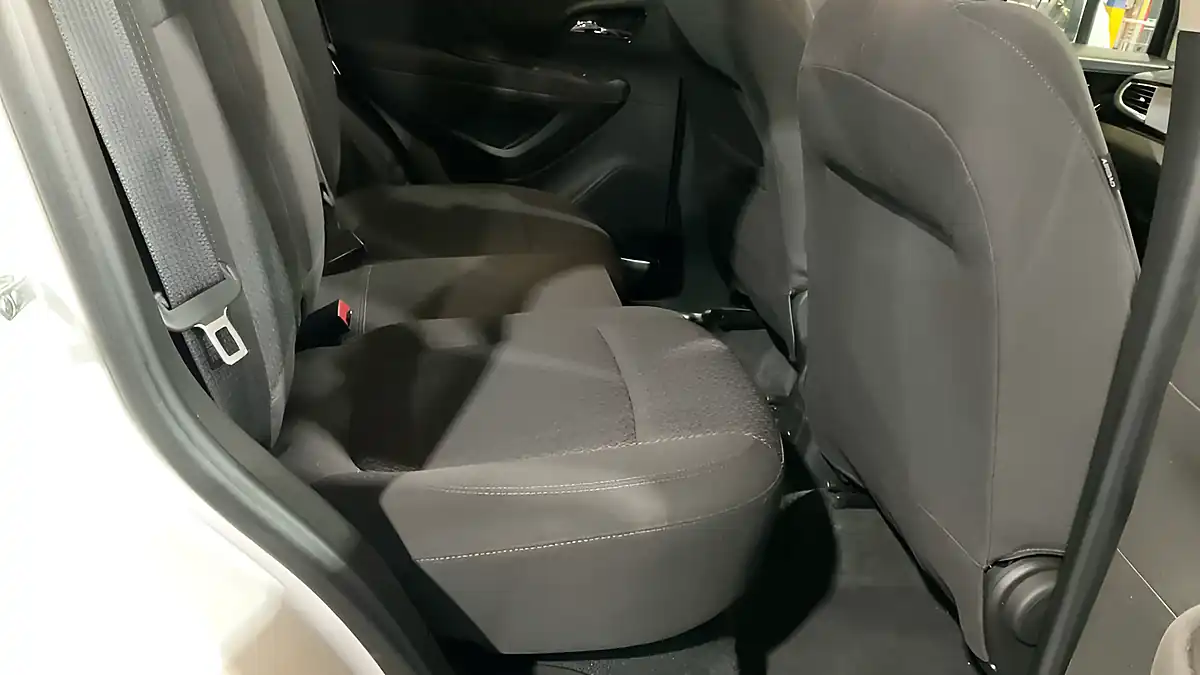 Used 2017 Vauxhall Mokka X Active White - Interior and Exterior details 12