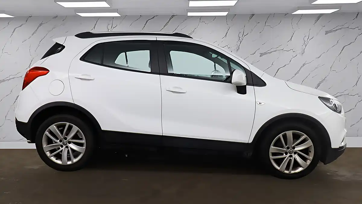 Used 2017 Vauxhall Mokka X Active White - Interior and Exterior details 8