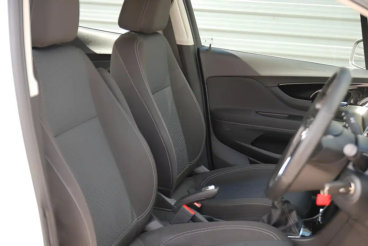 Used 2017 Vauxhall Mokka X Active White - Interior and Exterior details 6