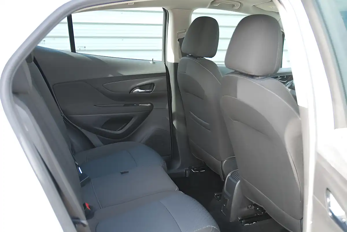 Used 2017 Vauxhall Mokka X Active White - Interior and Exterior details 8