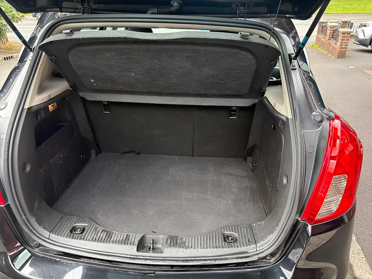 Used 2017 Vauxhall Mokka X Design Nav 5dr Black - Interior and Exterior details 12