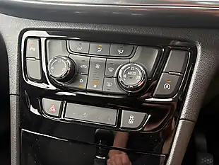 Used 2017 Vauxhall Mokka X Design Nav 5dr Black - Interior and Exterior details 18