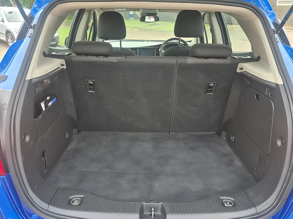 Used 2017 Vauxhall Mokka X Design Nav Boracay Blue - Interior and Exterior details 11